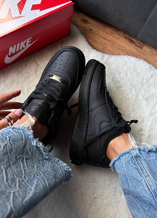 Air force 1 low black premium