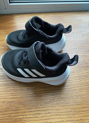 Кросівки adidas чорні