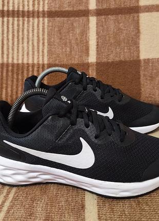 Кросівки nike revolution
