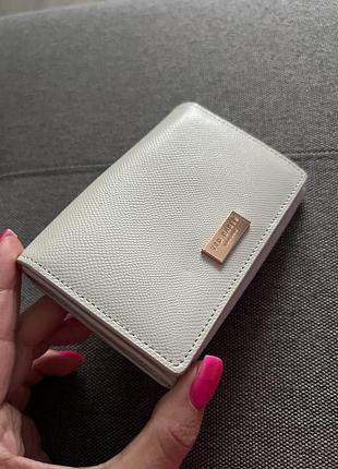 Стильний білий гаманець ted baker