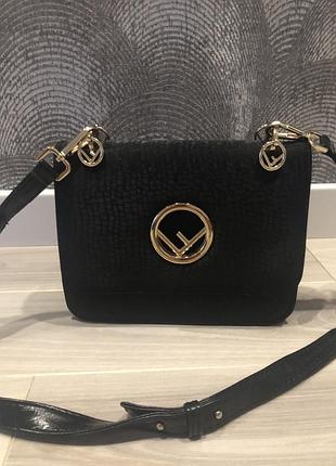Крос-боді жіноча fendi чорна