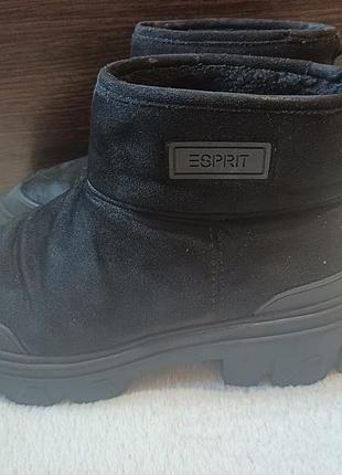 Оригінальні черевики esprit