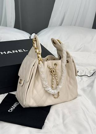 Жіноча сумка преміум 25 small handbag in cream caviar leather with gold hardware