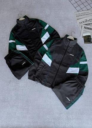 Стильный спортивный костюм adidas