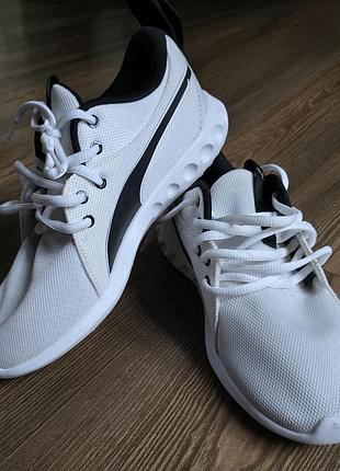 Кросівки жіночі puma білі з чорним