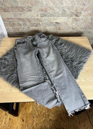 Сірі моми zara