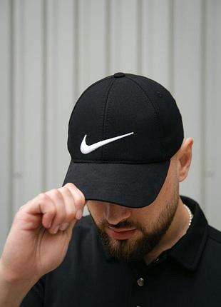Кепка чоловіча nike чорна