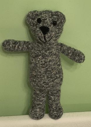 Мягкая самодельная вязаная игрушка из меланжевой пряжи - серый мишка - 42 см