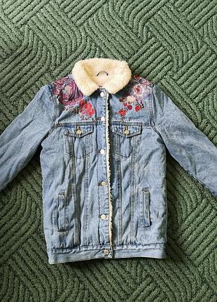 Тепла джинсова куртка куртка-шерпа з вишивкою denim co (primark) m / eur 38-40
