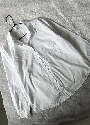 Белая хлопковая рубашка оверсайз