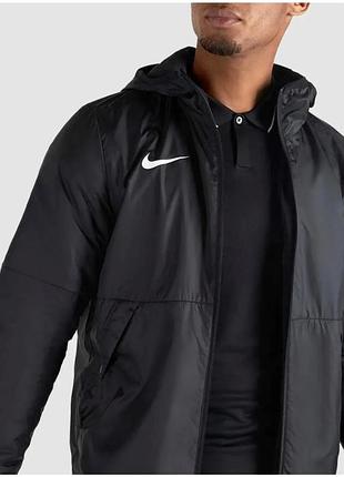 Чорна парка nike 2