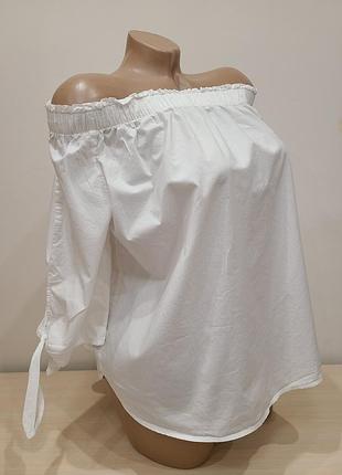 Блуза с открытыми плечами m/l.