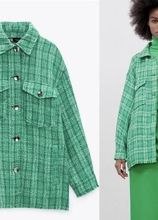 Трендова зелена твідова сорочка-куртка оверсайз у клітинку від zara з накладними кишенями та бахромою по низу l