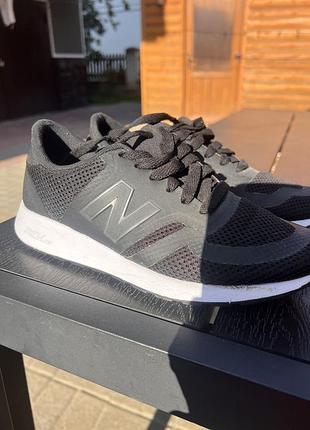 Кросівки new balance жіночі чорні