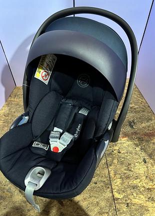 Автокрісло cybex cloud z i-size з поворотною базою