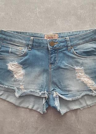 Джинсовые женские шорты bershka p.36