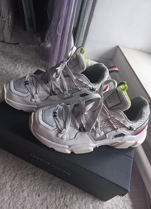 Кросівки tommy hilfiger city voyager chunky sneaker оригінал