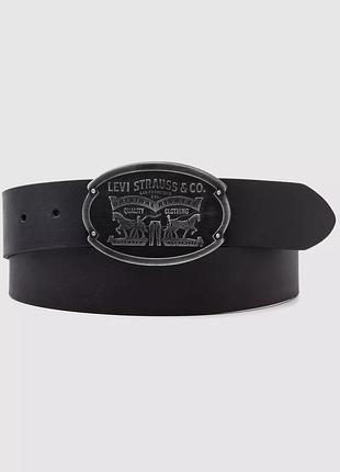 Фирменный кожаный ремень levi's с большой винтажной пряжкой