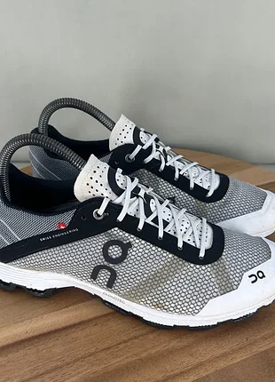 Кросівки чоловічі on running cloudrush білі з сірим