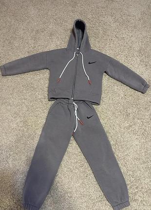 Спортивний костюм чоловічий nike сірий флісовий