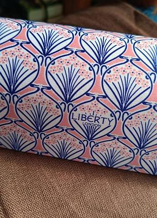 Футляр liberty london нюанс