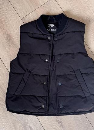 Zara жилетка 110