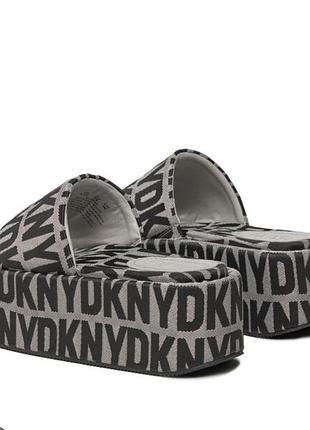 Шльопанці dkny