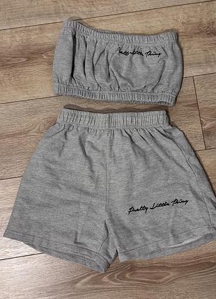 Жіночий костюм з шортами prettylittlething сірий