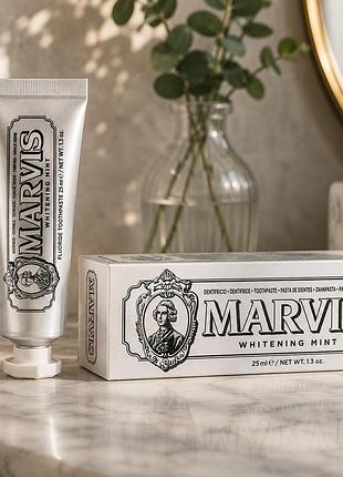 Зубная паста для отбеливания зубов с мятой marvis whitening mint