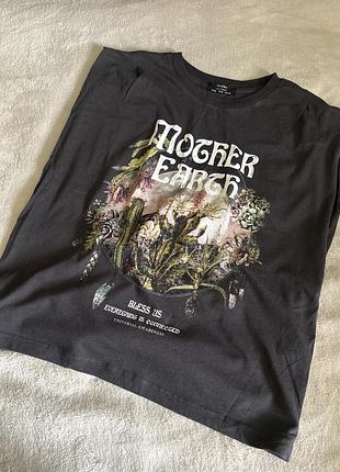 Футболка жіноча bershka mother earth сіра