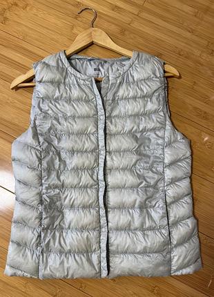 Ультралегкий пуховый жилет uniqlo