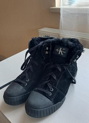 Зимові черевики з натуральної замші calvin klein jeans