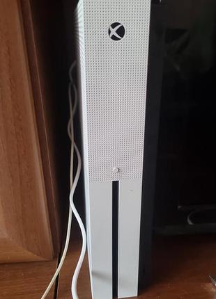 Ігрова приставка xbox one s