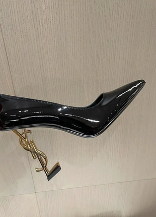 Женские черные туфли ysl opyum pumps на фигурном золотом каблуке кожа туфли yves saint laurent ив сен лоран 38.