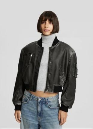 Куртка жіноча bershka вінтажна шкіряна чорна