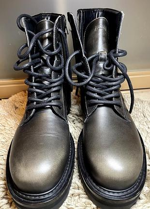 Черевики чоловічі juun.j leather combat boots vibram чорні 42p