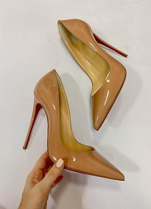 Женские бежевые туфли-лодочки christian louboutin so kate 10 см с красной подошвой лабутены