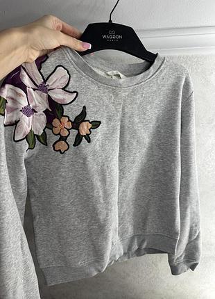 Світшот жіночий h&m сірий з квітковою вишивкою