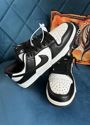 Кросівки унісекс nike air retro чорно-білі