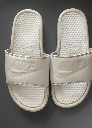 Шльопанці жіночі nike білі, розмір 38