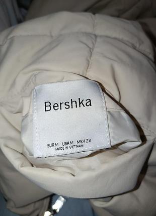 Жилетка жіноча bershka двостороння чорно-молочна, розмір m