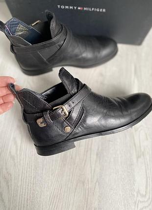 Черевики жіночі tommy hilfiger. шкіра. розм 37. португалія.