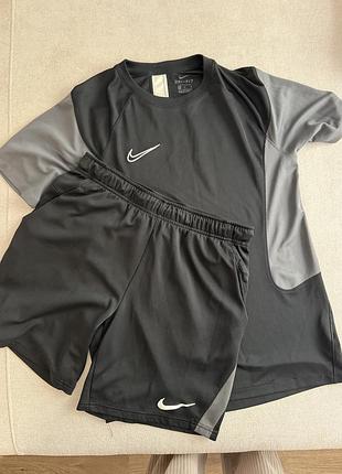 Спортивний костюм чоловічий nike чорний з сірим