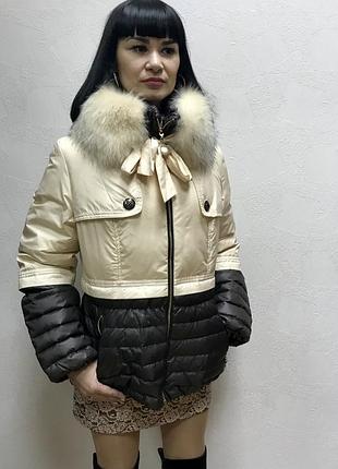 Пуховик женский в&м collection короткий со съемным натуральным меховым воротником 2xl бежевый с коричневым