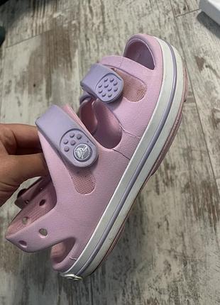 Босоніжки для дівчинки crocs рожеві 2