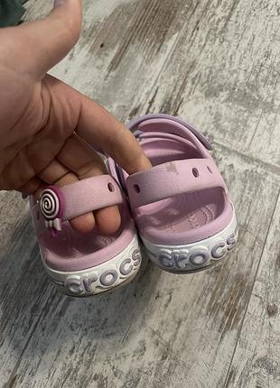 Босоніжки для дівчинки crocs рожеві 3