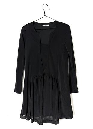 Черное короткое платье в сетку mango