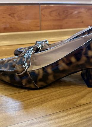 Asos лаковані туфлі розміру 39 4