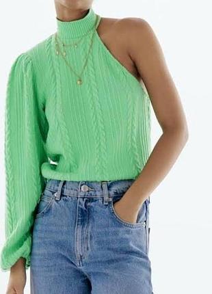 Яскравий светр zara на одне плече