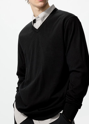 Мужской черный свитер uniqlo из 100% шерсти extra fine merino